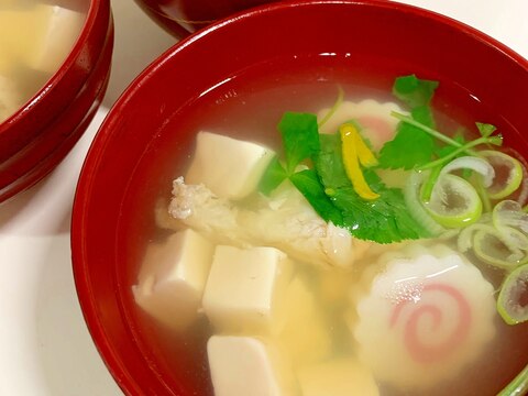 元日の残り物食材で　☆　蟹と豆腐の澄まし汁